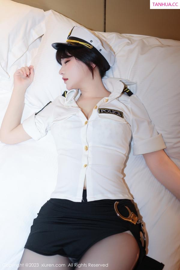   [XiuRen]高清写真图 2023.02.27 No.6328 桃桃子_ 制服短裙第29张图片